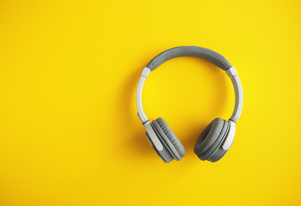 Cuffie Bluetooth Vintage XUMIUZIY – Suono Coinvolgente, Cuscinetti Adattivi, Fino A 20 Ore Di Riproduzione